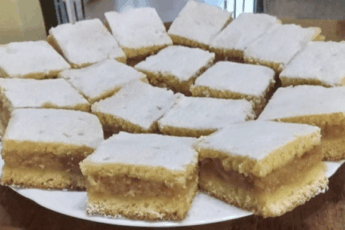 Prăjitura de Post cu Mere – Aromă de Toamnă și Gust Desăvârșit