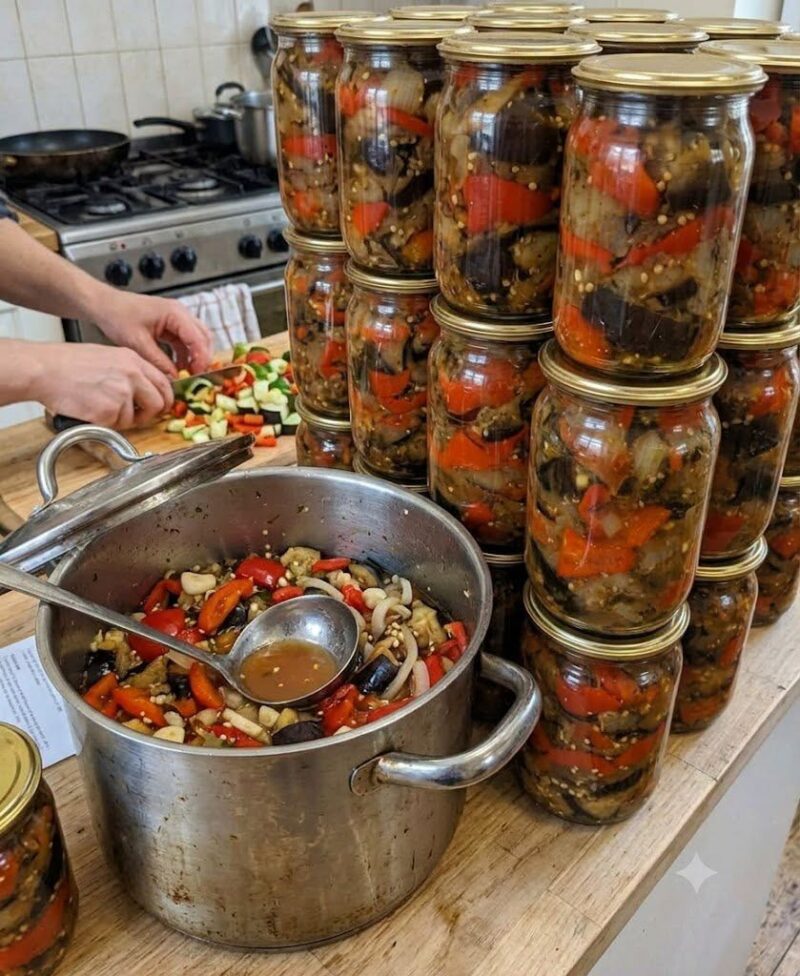 Самый вкусный салат из баклажанов на зиму: без уксуса и стерилизации, такие баклажаны хранятся в квартире С таким салатом и мяса не нужно Самый вкусный салат из баклажанов на зиму: без уксуса и стерилизации, такие баклажаны хранятся в квартире С таким салатом и мяса не нужно